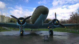 Самолет Ли-2 - panoramio.jpg