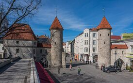 Tallinn asv2022-04 img30 Viru Gate.jpg
