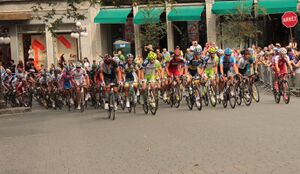 Grand Prix Cycliste de Québec 2012, Peloton (7957888856).jpg