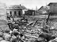 Сталинградтыҥ алдында совет солдаттар јуу-согушта. 1942 јылдыҥ јайы