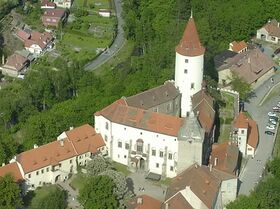 Křivoklát castle aerial 05 (cropped).JPG