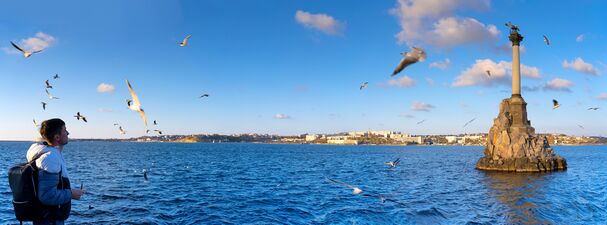 Памятник затопленным кораблям в Севастополе