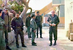 Рауль Томассевич (справа) с кубинскими военными в Анголе, 1978&nbsp;год