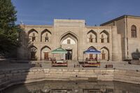 Abdurakhmoni Alam madrase 02.jpg