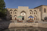 Abdurakhmoni Alam madrase 02.jpg