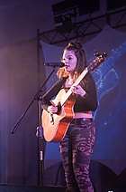 Lola Young-1017 (cropped).jpg