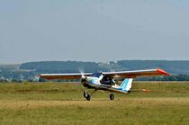 Польоти курсантів ХНУПС на літаках ХАЗ-30 (28290033196).jpg