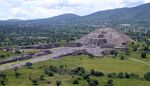 Piramide de la Luna 072006.jpg