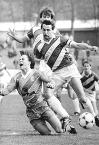 Bundesarchiv Bild 183-1990-0324-022, ФК Рот-Вайсс&nbsp;— БСГ Висмут (матч чемпионата 1990&nbsp;г.)