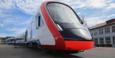 «Ivolga»-elektrojonusen («vihmlind») koumevagonaine sekcii Tverin vagonansauvomižen tegimel vl 2019