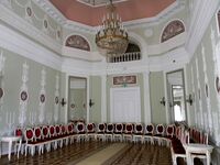 Палац Розумовського, стільчики з Маріїнського.jpg