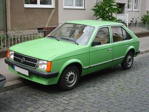 Opel Kadett D 1 v sst.jpg