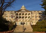 Lázně Jeseník (Bad Gräfenberg) - Hotel Priessnitz - vchod.jpg