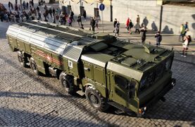 Пусковая установка комплекса «Искандер-М» в транспортном положении