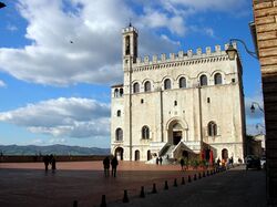 Gubbio - palazzo dei Consoli.JPG