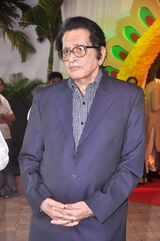 Manoj Kumar at Esha Deol's wedding at ISCKON temple 10.jpg