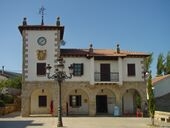 Ayuntamiento de Navarredonda y San Mamés.jpg