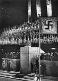 Bundesarchiv Bild 183-1990-0412-515, Berlin, Kundgebung mit Mussolini.jpg