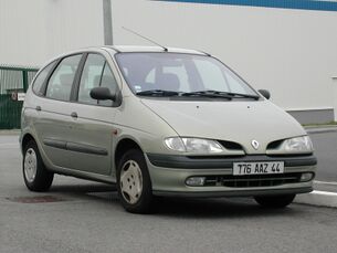 Renault Mégane Scénic.JPG