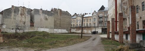 Двор тюрьмы на лонцкого.jpg