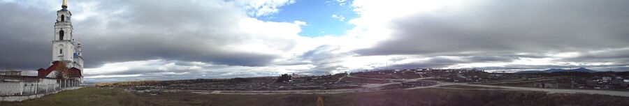 Панорама посёлка Горный на въезде в Североуральск; 2015 год.