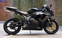 HondaCBR1000RR-002.jpg