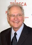 Barry Levinson at the 2009 Tribeca Film Festival.jpg