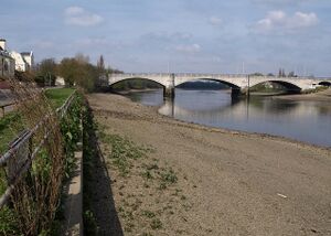 Chiswick Bridge - geograph.org.uk - 1814551.jpg