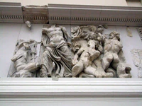 Zeus contra Poryphion Pergamonaltar.JPG