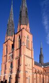 Uppsala domkyrka front.JPG