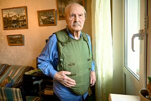 Борис Балашов в экспериментальной модели керамического жилета. Февраль 2021&nbsp;года