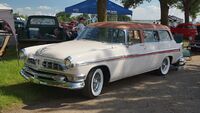 1955 Chrysler New Yorker Deluxe Town & Country.jpg