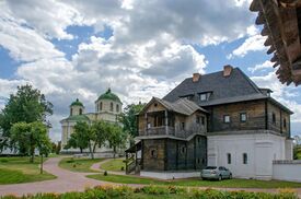 Новгород-Сіверський. На території Спасо-Преображенського монастиря.JPG