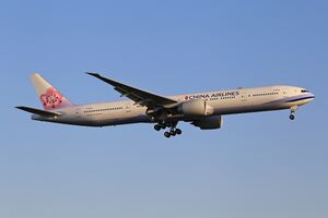 China Airlines Boeing 777-309-ER B-18002 (30192239310).jpg