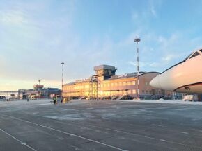 Перрон аэропорт Сабетта.jpg