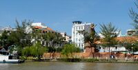 Can Tho City - Stadt aus Sicht vom Boot.jpg