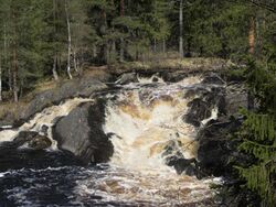 Koski lähäl Ruskeala-kyliä