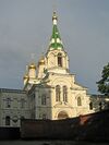 Воскресенский Новодевичий монастырь. Северный корпус с церковью Трех Святителей Вселенских02.jpg