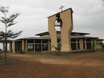 Mouila cathedrale-2010.jpg