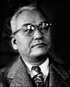Haegong Shin Ik-hee in 1952.jpg