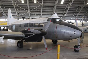 F-12 DH104 Dove Argentine Airforce (8164169390).jpg