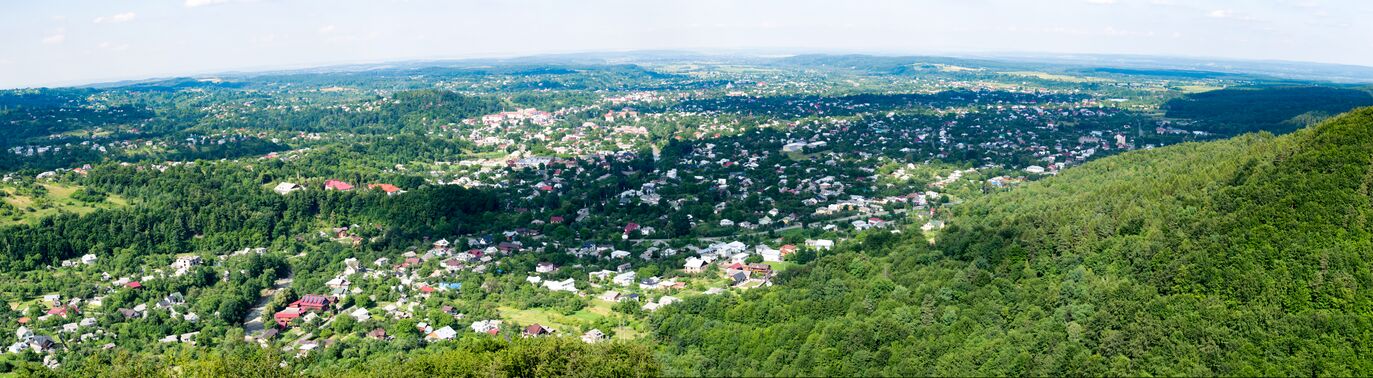 Панорама города Косов. Вид с горы Острый (высота 584 м.). 05.07.2020 г.