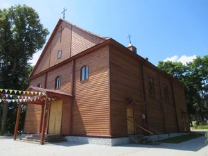 Макараўцы. Касцёл Узвышэння Святога Крыжа (01).jpg