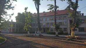 Khust high school.jpg