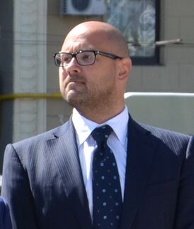 Dmitriy Svyatash on the opening of the Monumet of Independece in Kharkiv (cropped).JPG