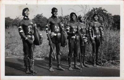 DC - Foto Serra No 052 - Grupo de Nahés (papeis).jpg