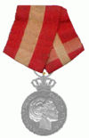 Den Kongelige Belønningsmedalje i Sølv med Krone.png