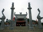 Đền thờ Lạc Long Quân.jpg