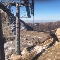 Чимбулак. Вид на плотину Медео.JPG