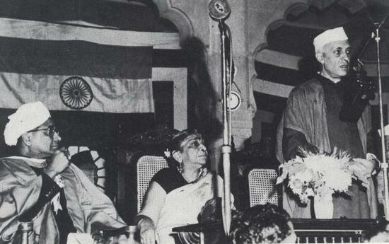 Jawaharlal Nehru addressing the Indian Science Congress, Lucknow, 3 January 1949.jpg